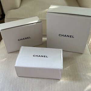 CHANEL Elegant White Box Trio